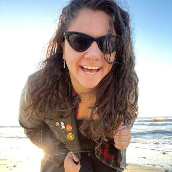 Meet your Posher, Tory - Picture 3 of 3